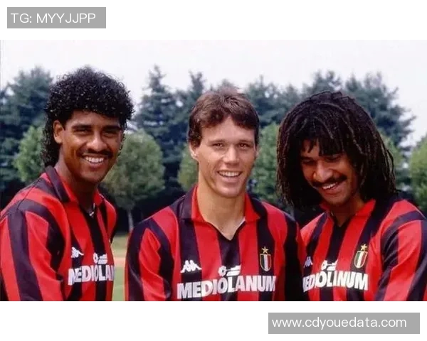 荷兰足球豪门球星的辉煌历程与成就分析